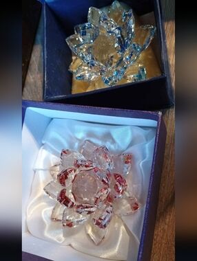 2 Crystal Lotus Flower Paperweight Ornaments Blue And Red